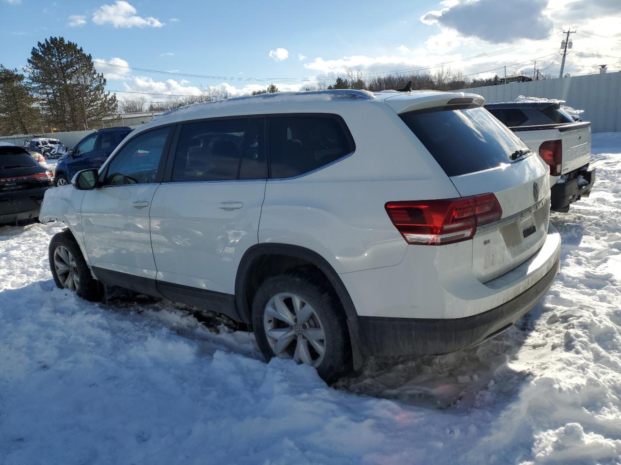 2018 Volkswagen Atlas - Image 2