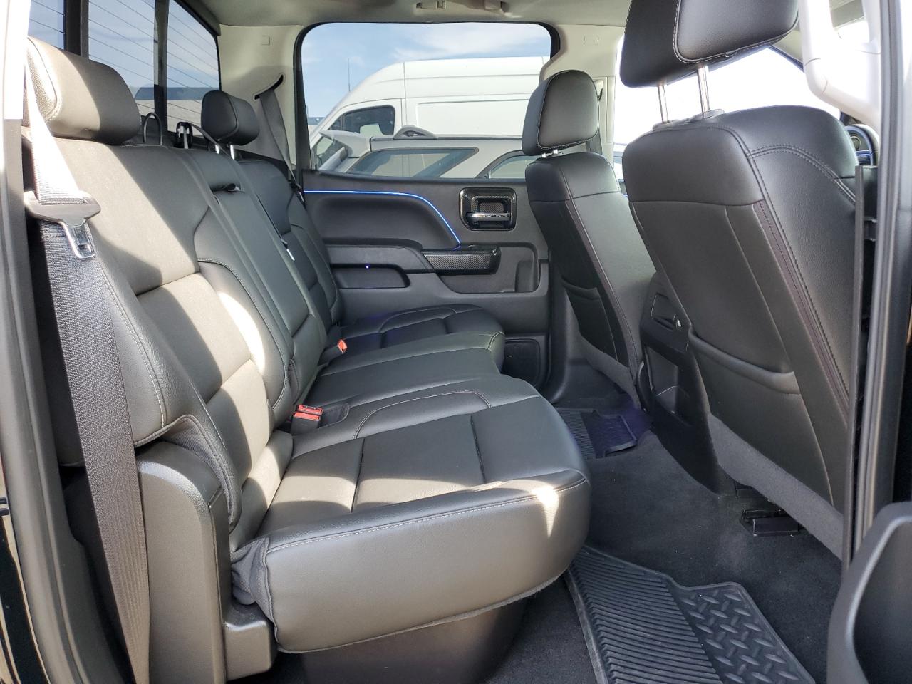 2018 Chevrolet Silverado - Image 10