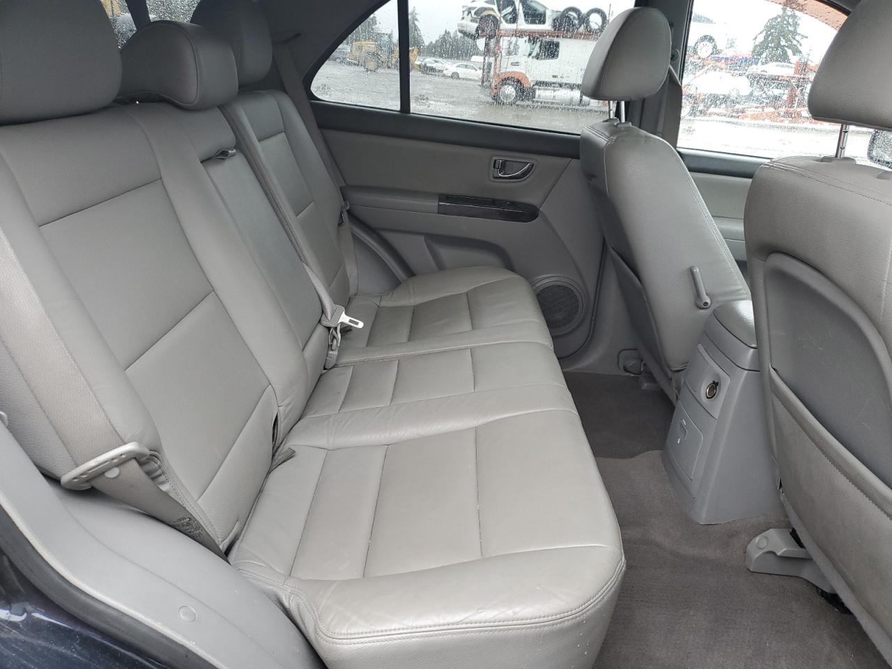 2008 Kia Sorento - Image 11