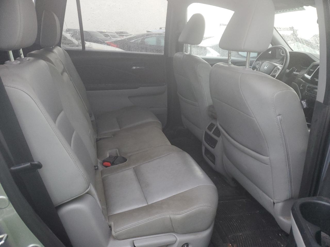2017 Honda Pilot - Image 11