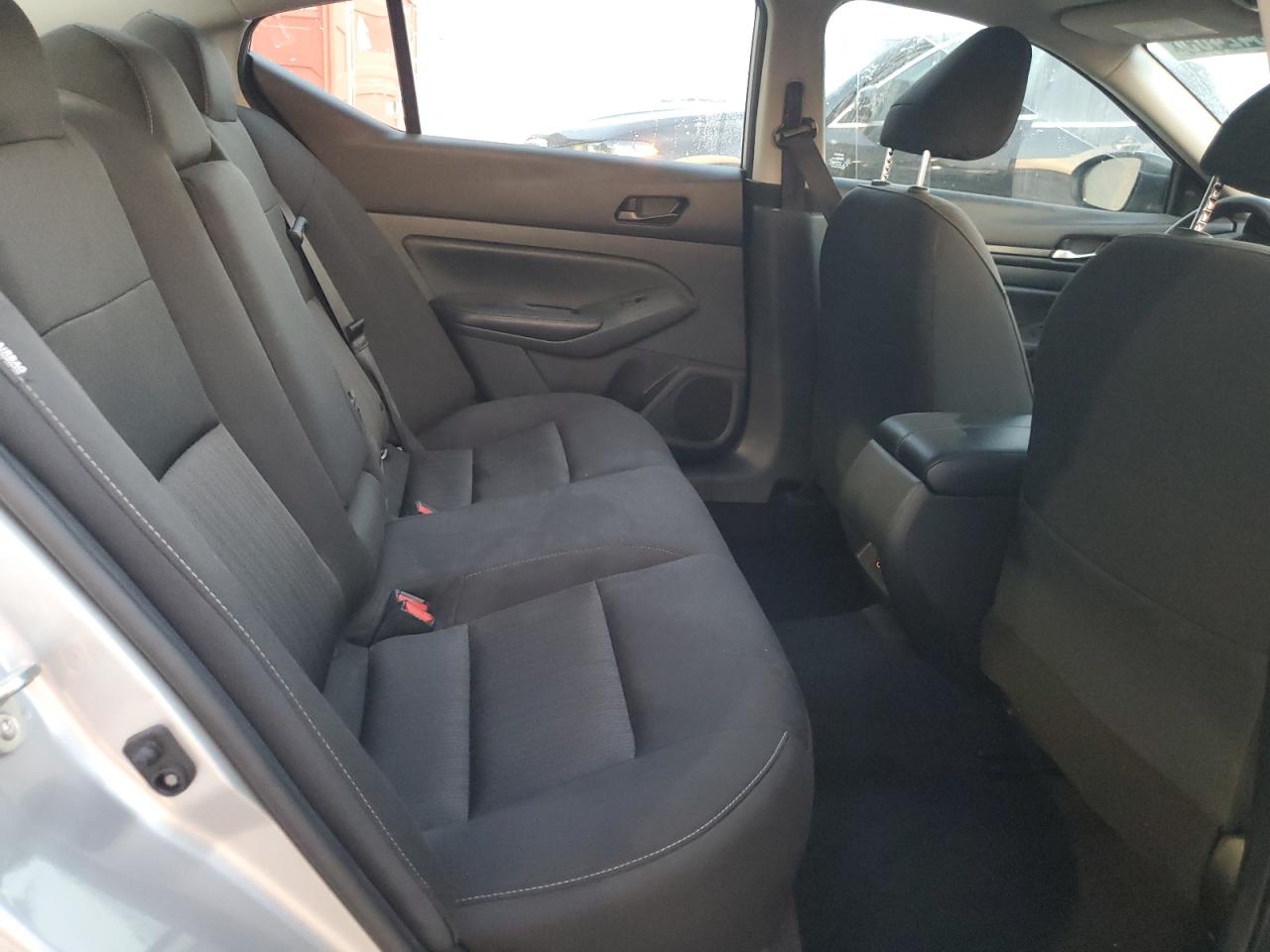 2024 Nissan Altima - Image 10