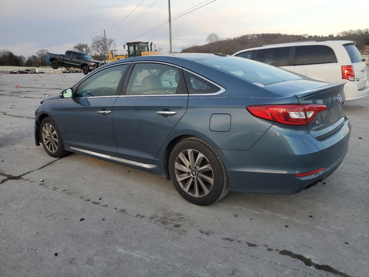 2016 Hyundai Sonata - Image 2