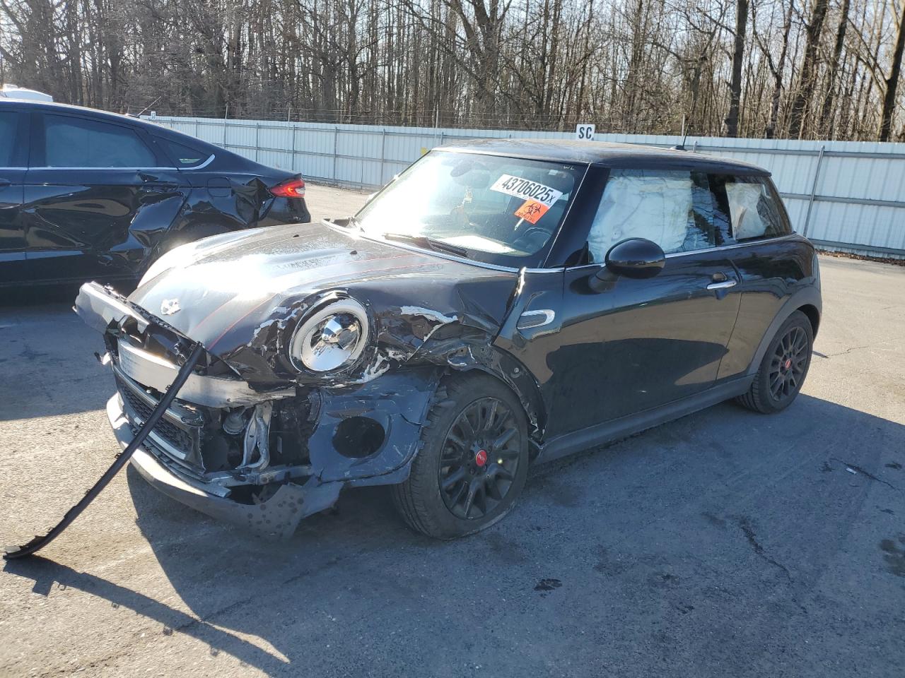 2015 MINI Cooper - Image 1