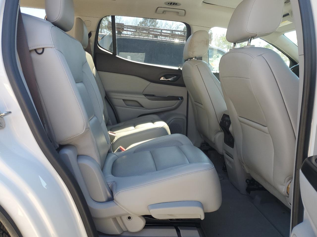 2018 GMC Acadia - Image 11