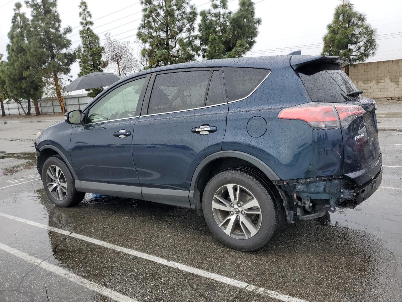 2018 Toyota RAV 4 - Image 2