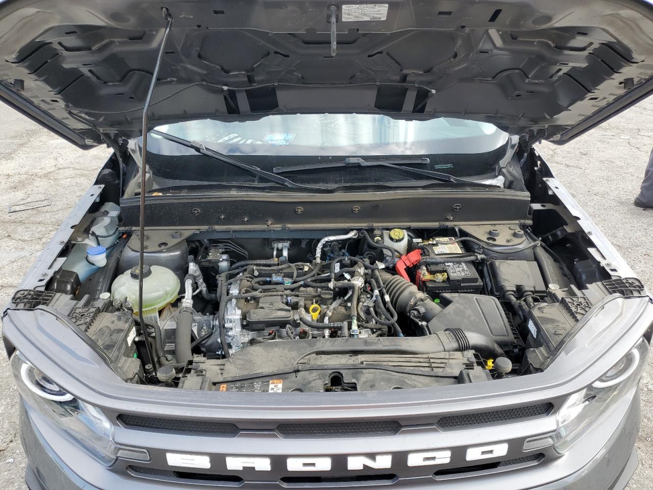 2022 Ford Bronco - Image 12