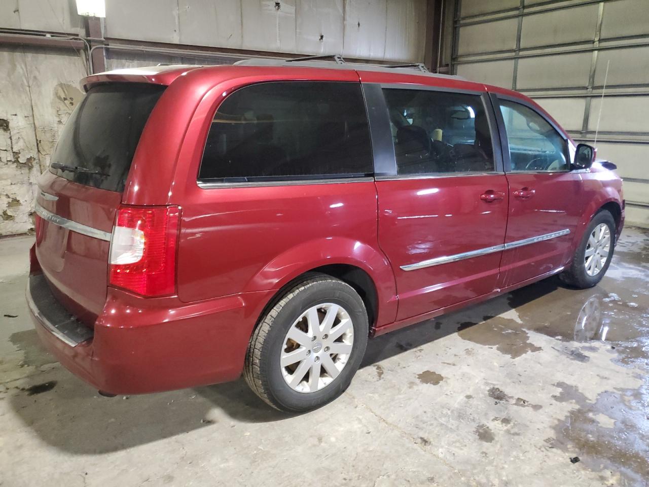 2016 Chrysler Town & Country - Image 3