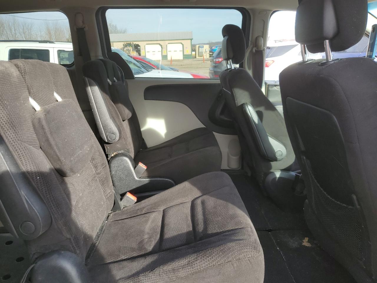 2014 Dodge Caravan - Image 11