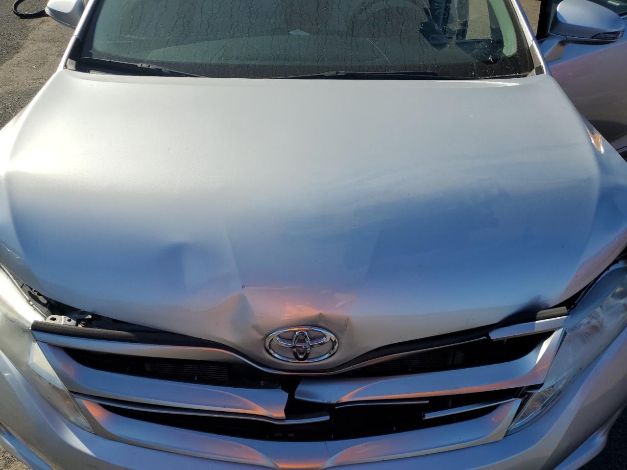 2013 Toyota Venza - Image 13