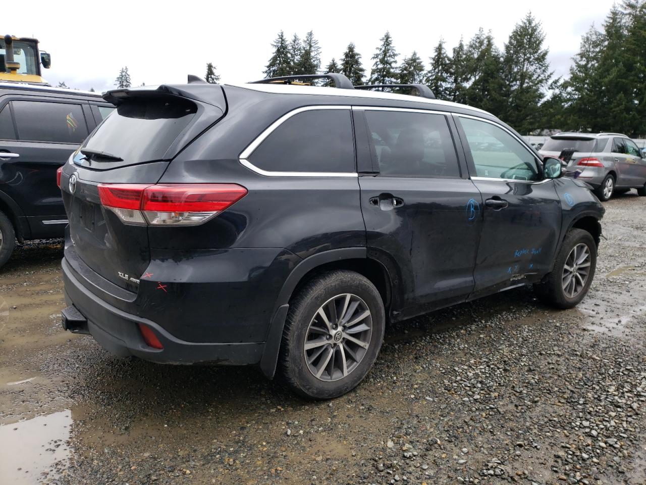 2019 Toyota Highlander - Image 3