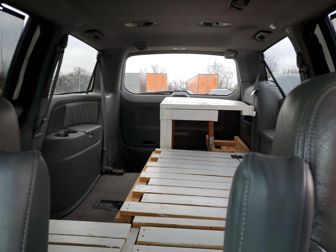 2010 Honda Odyssey - Image 10