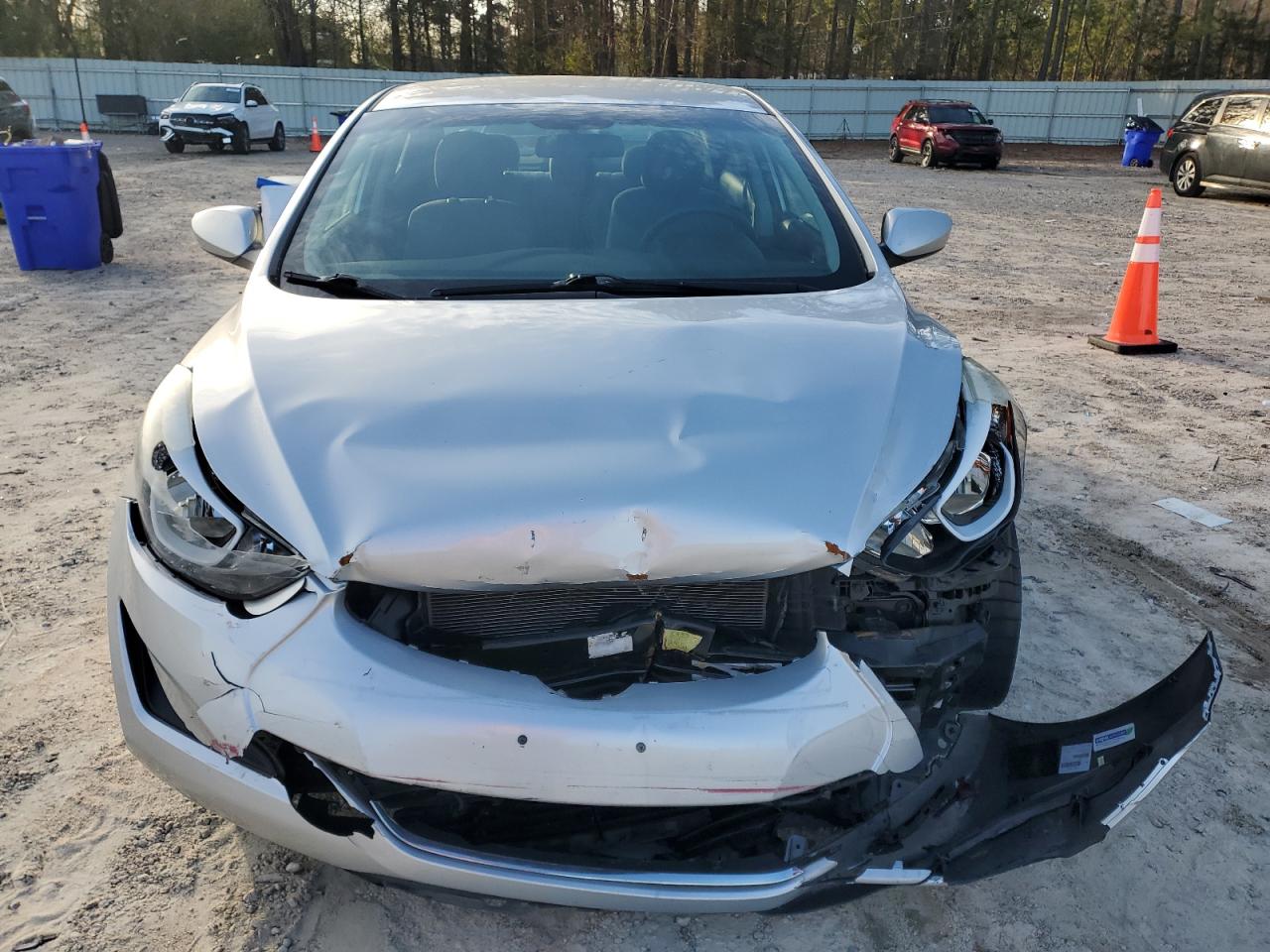 2016 Hyundai Elantra - Image 5