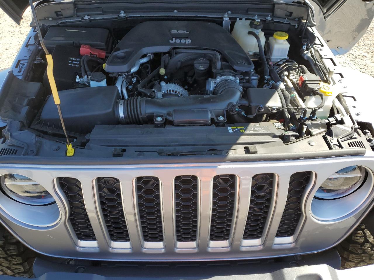 2020 Jeep Gladiator - Image 11