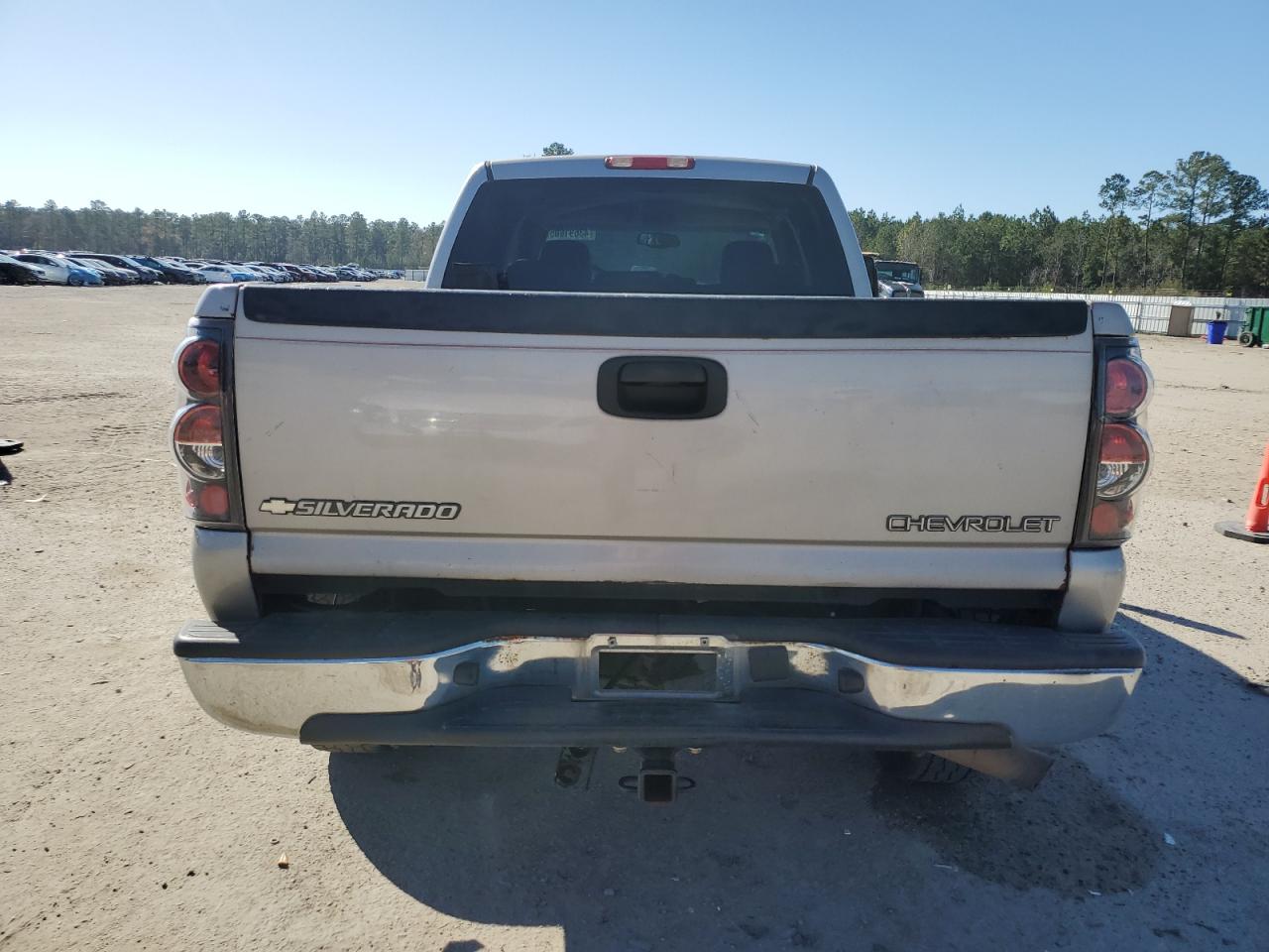 2004 Chevrolet Silverado - Image 6