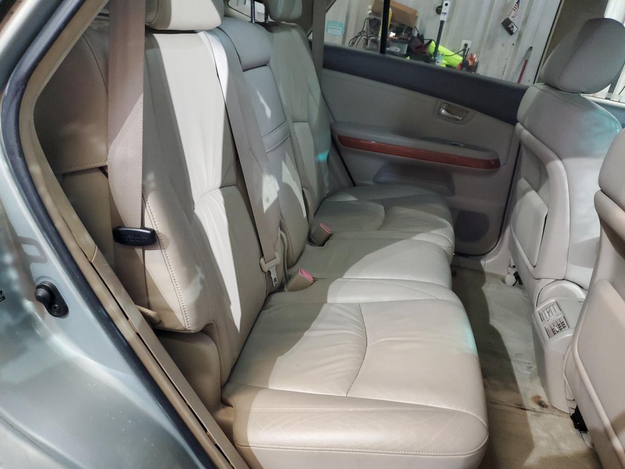 2005 Lexus RX - Image 11