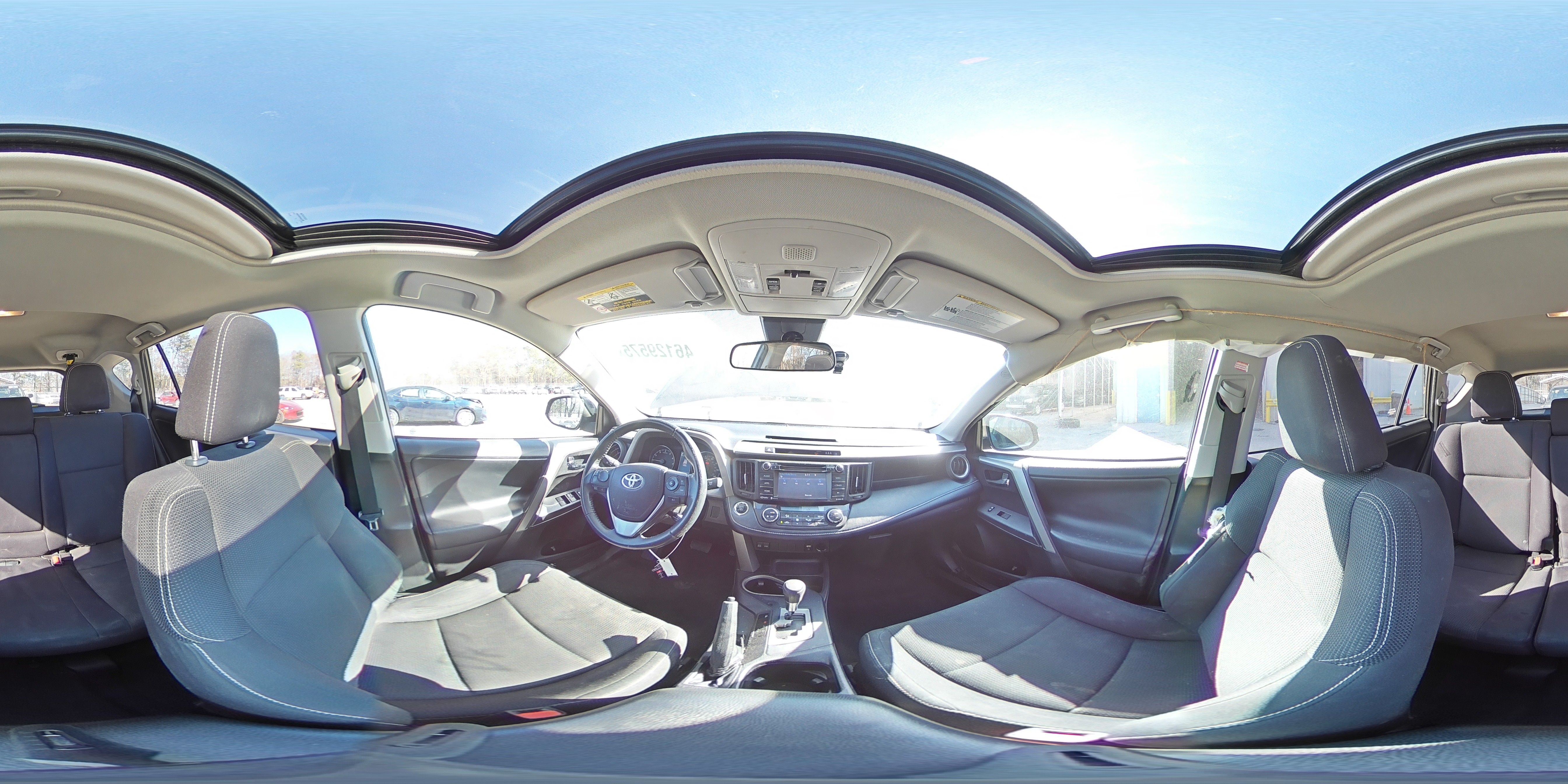 2018 Toyota RAV 4 - Image 15