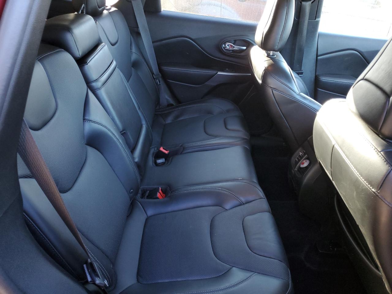 2019 Jeep Grand Cherokee - Image 12