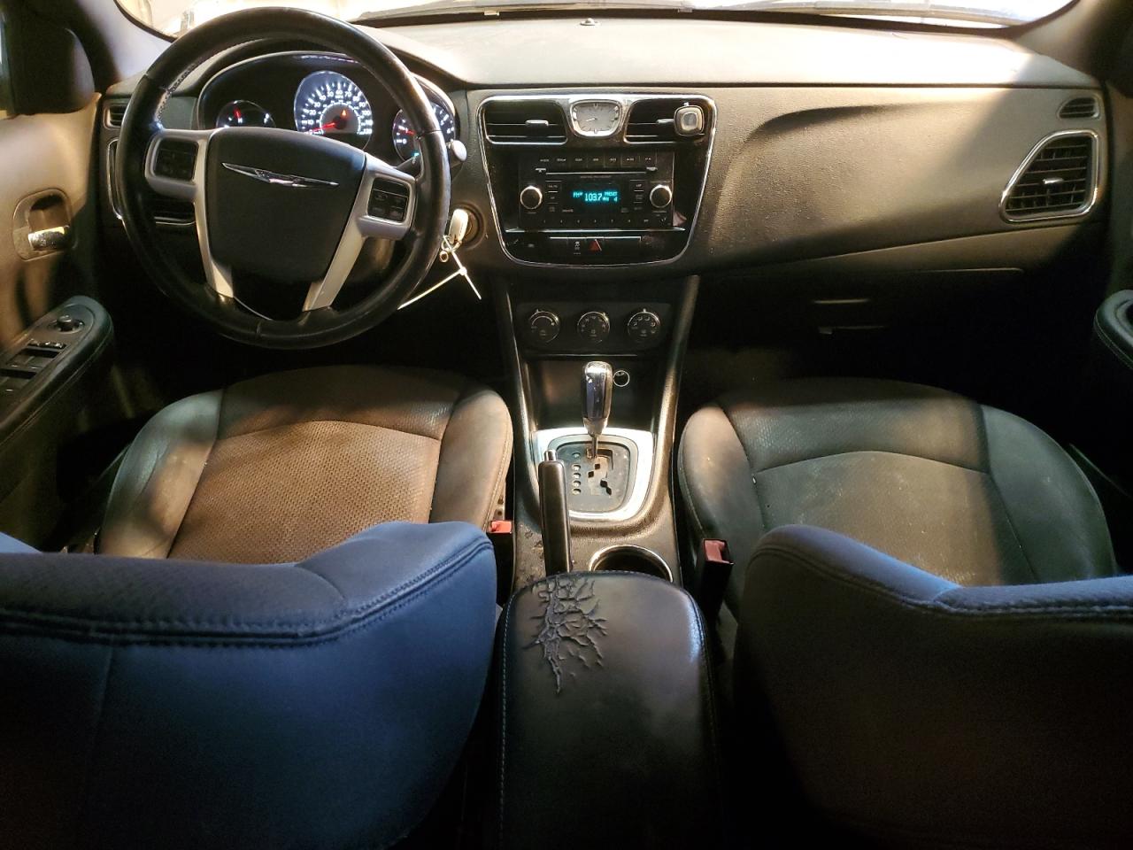 2013 Chrysler 200 - Image 8