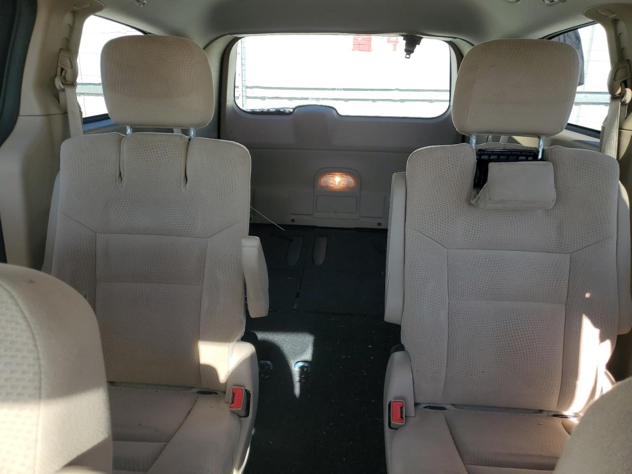 2014 Dodge Caravan - Image 10