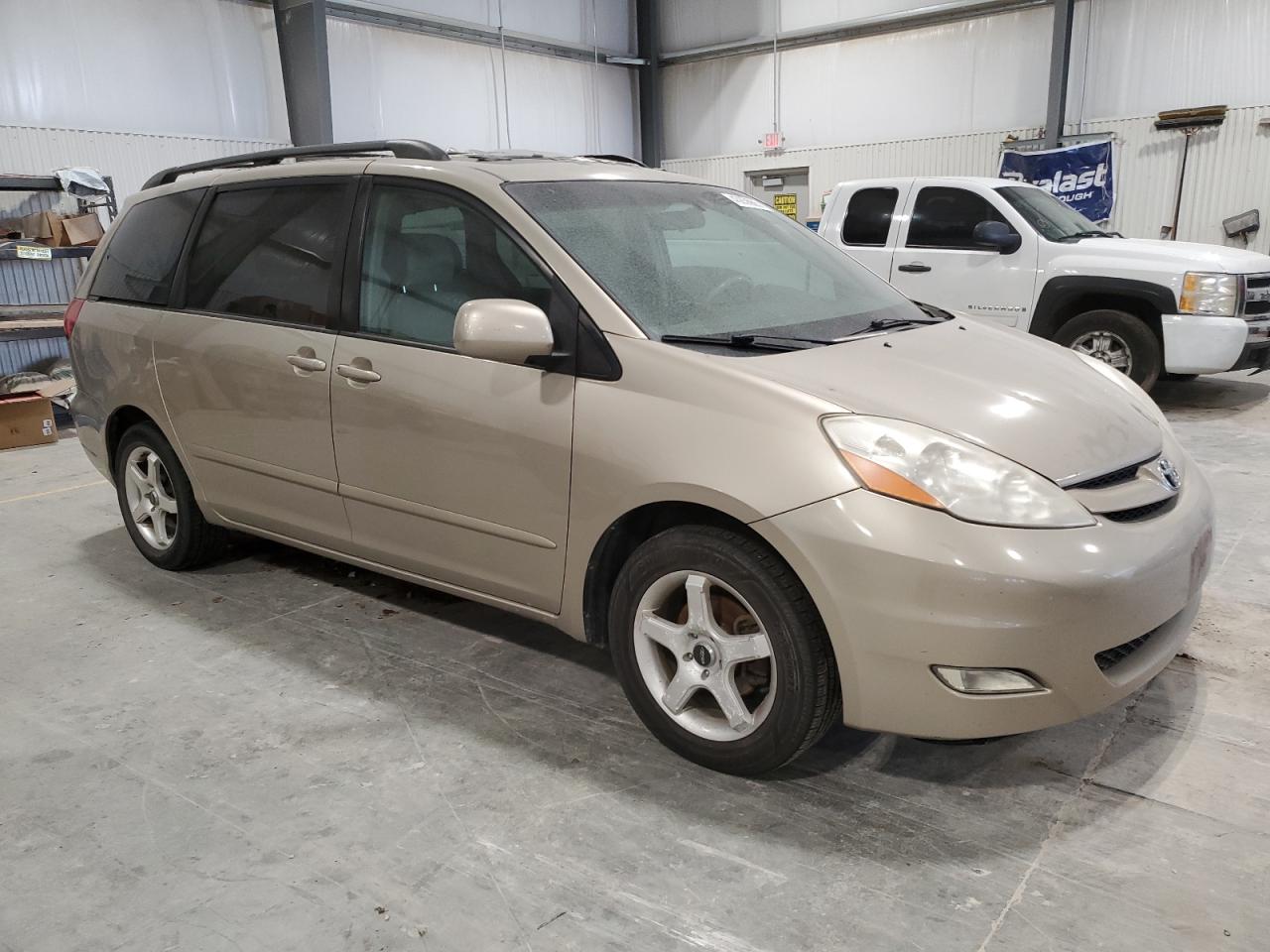 2006 Toyota Sienna - Image 4