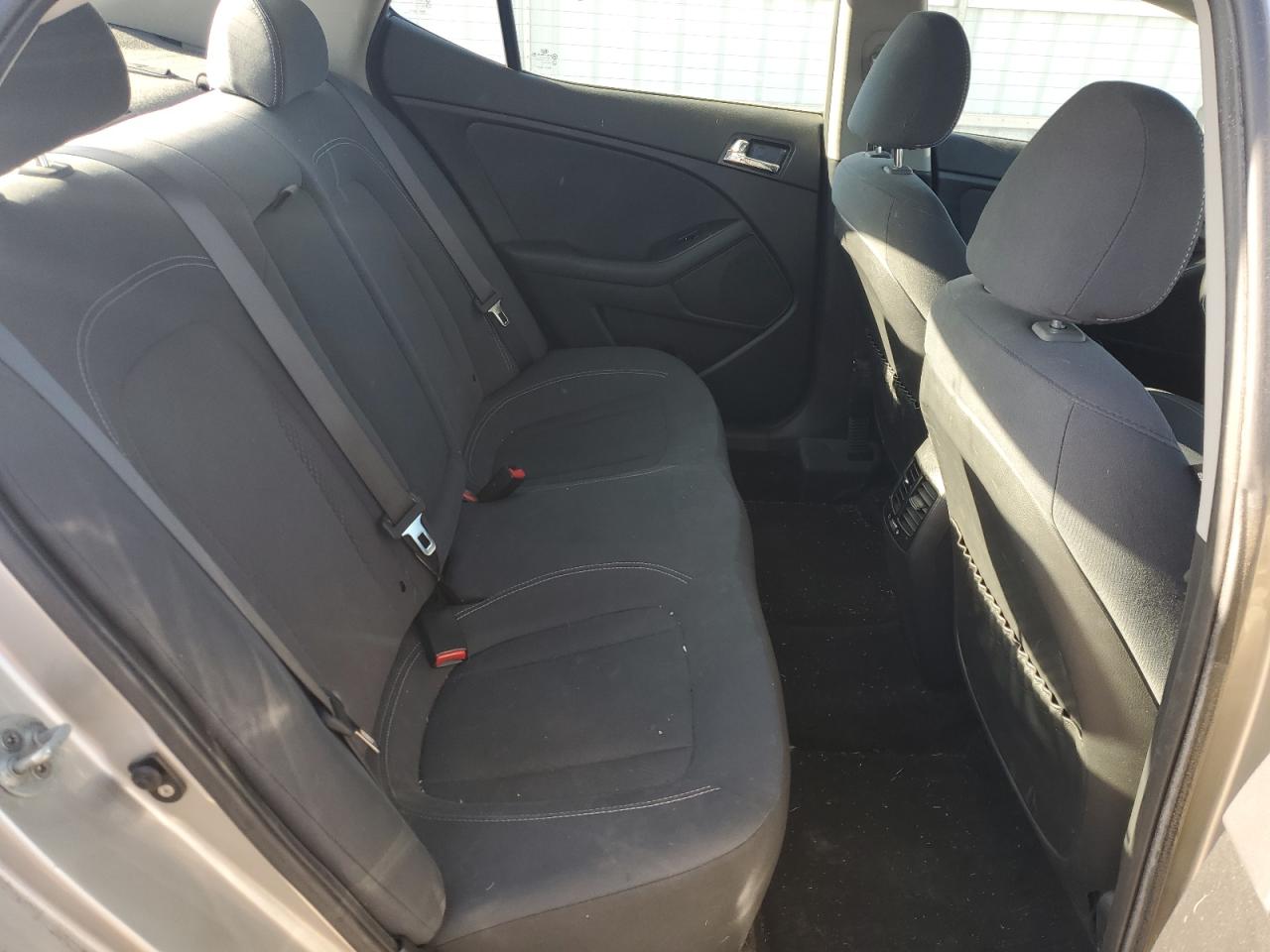 2011 Kia Optima - Image 10