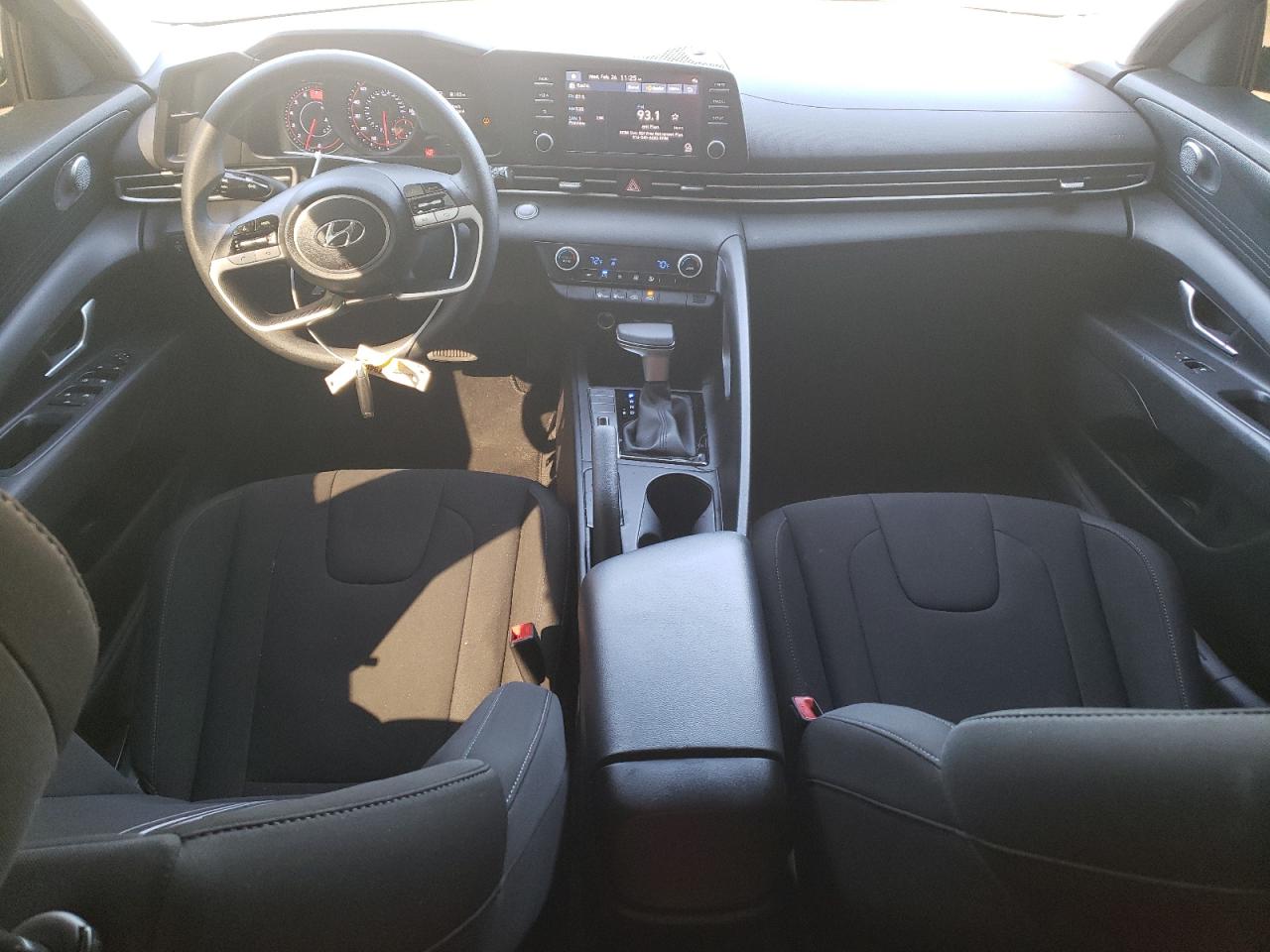 2023 Hyundai Elantra - Image 8