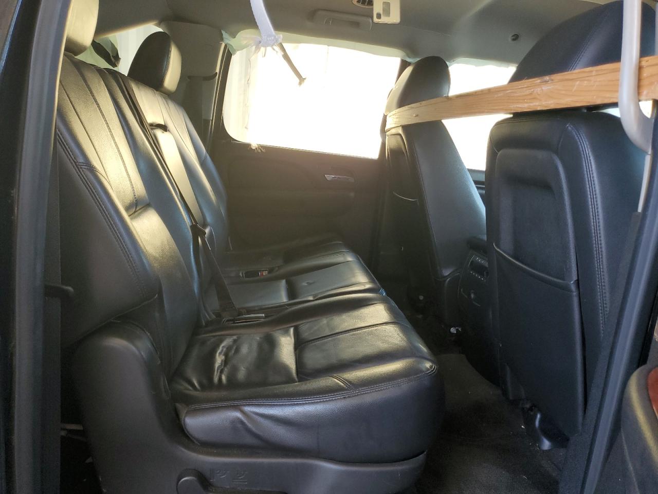 2013 Chevrolet Suburban - Image 11