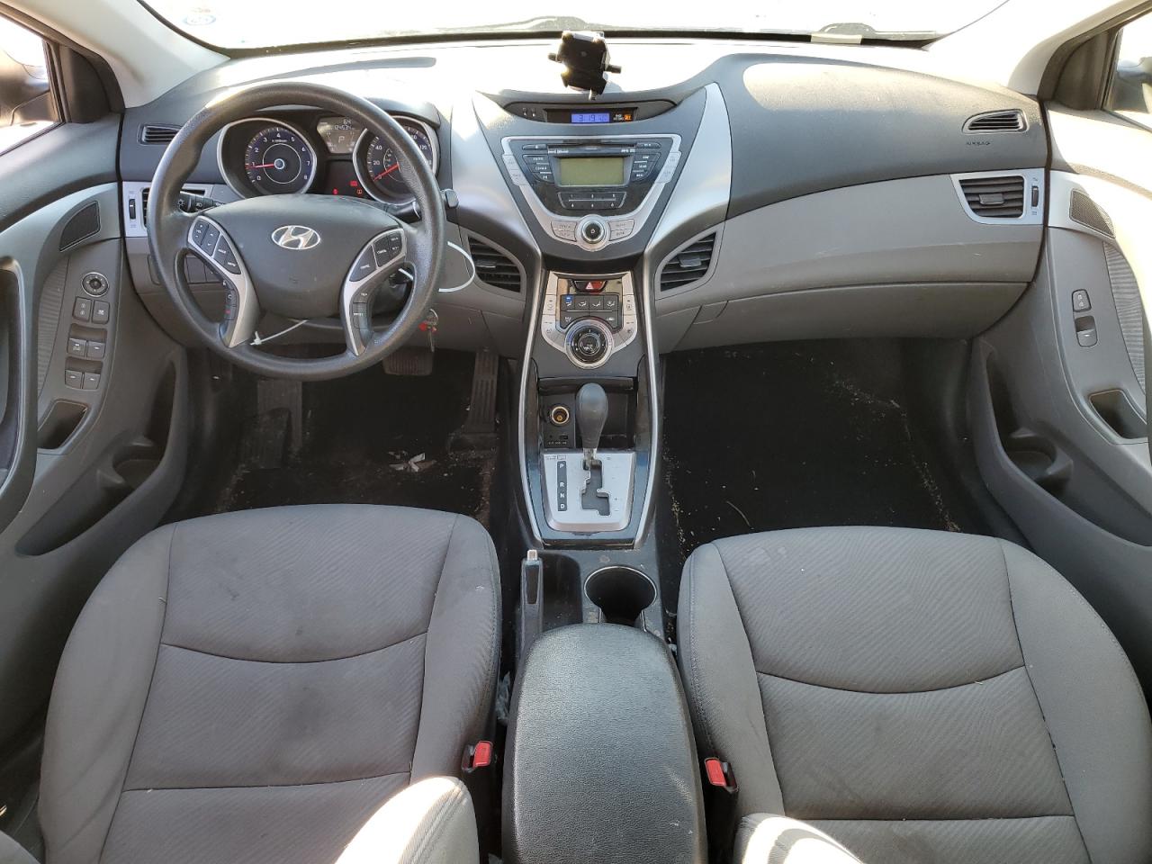2013 Hyundai Elantra - Image 8