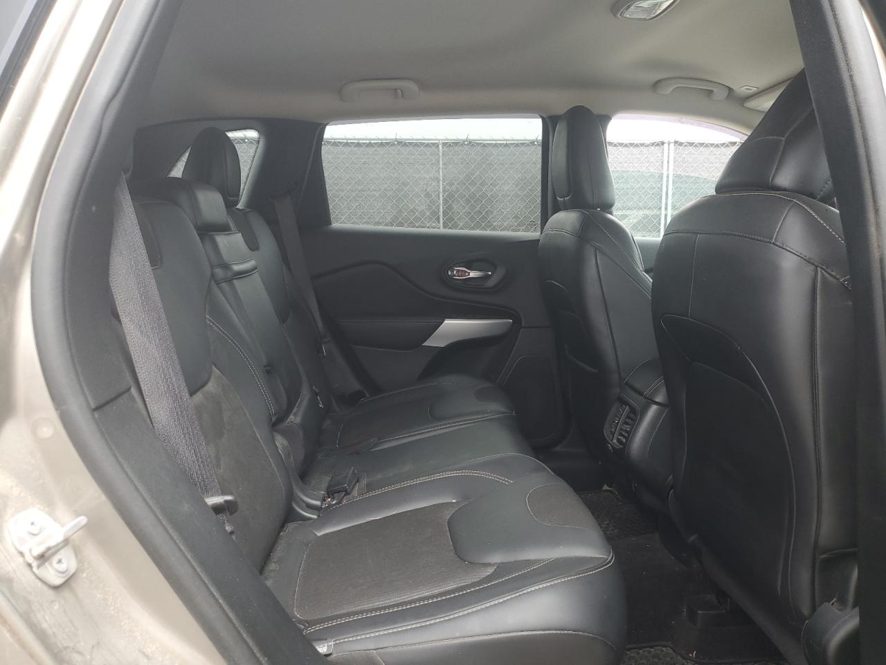 2018 Jeep Grand Cherokee - Image 11
