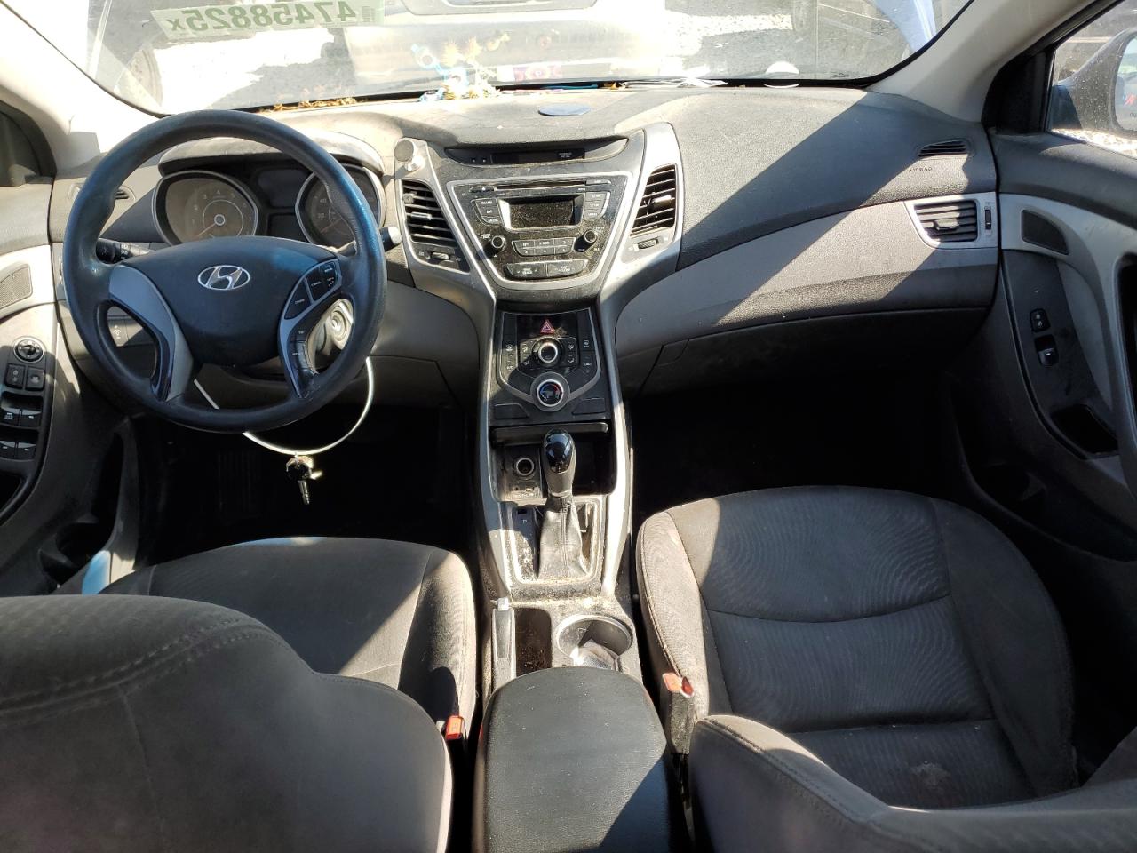 2016 Hyundai Elantra - Image 8