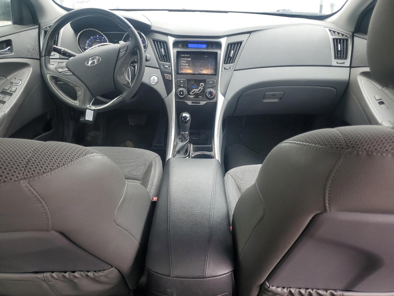 2013 Hyundai Sonata - Image 8