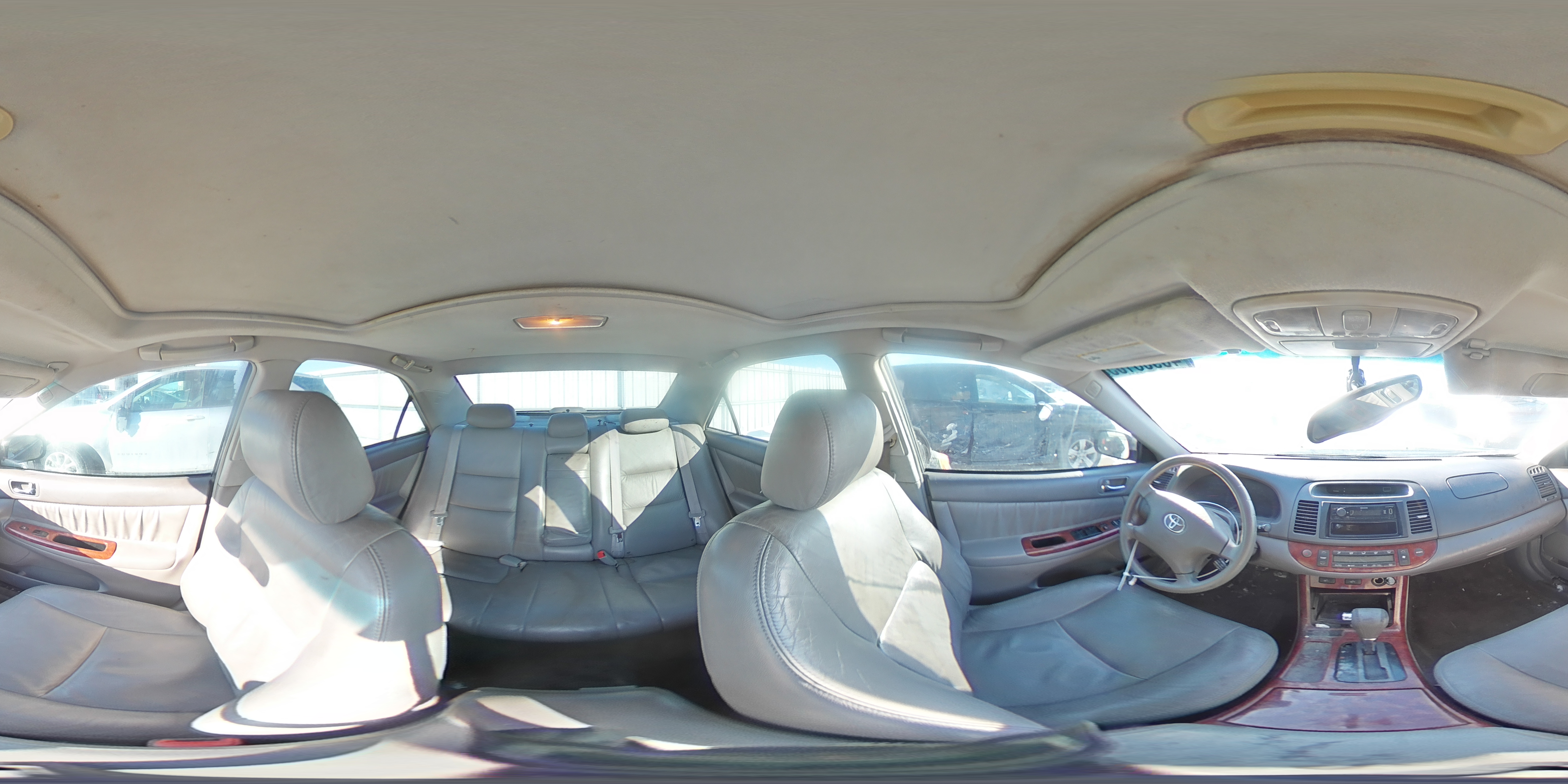 2005 Toyota Camry - Image 12