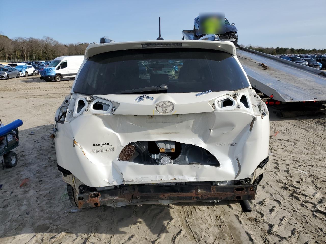 2014 Toyota RAV 4 - Image 6