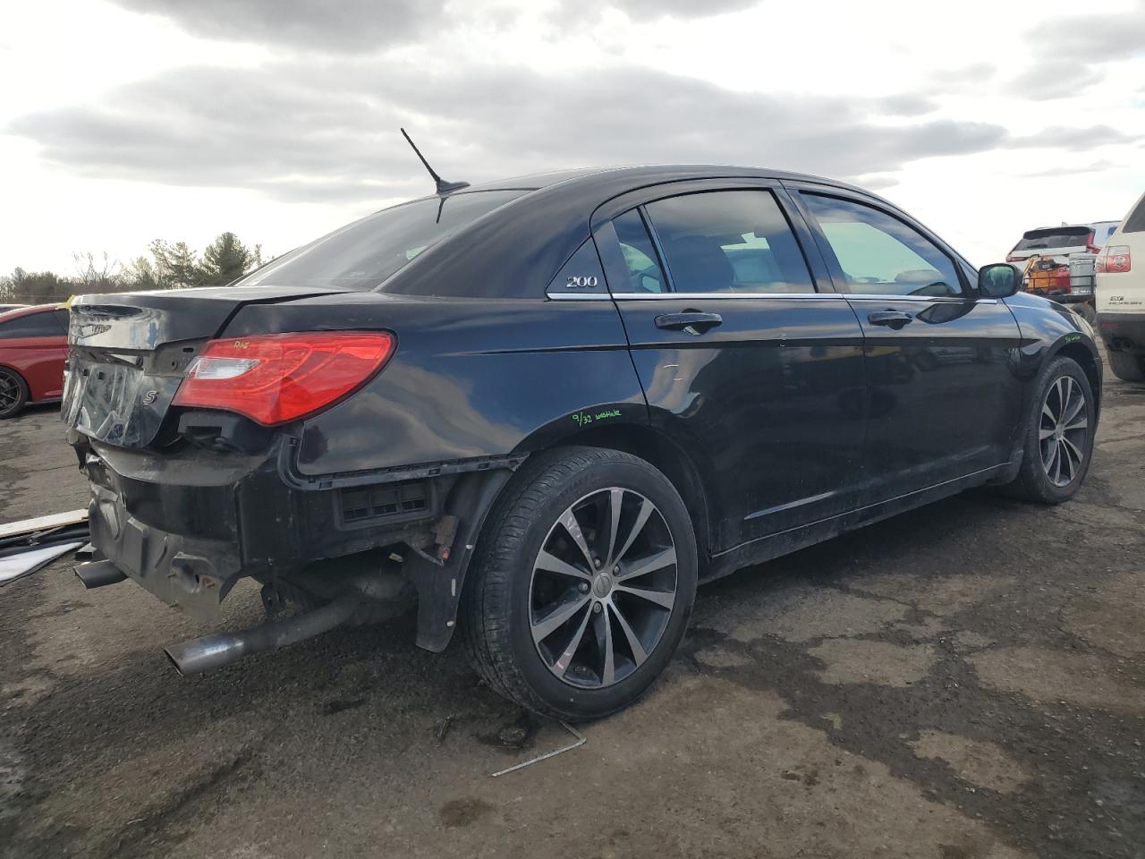 2013 Chrysler 200 - Image 3