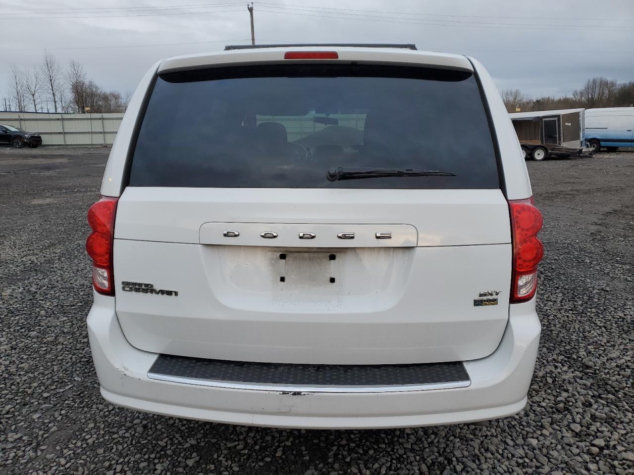 2014 Dodge Caravan - Image 6