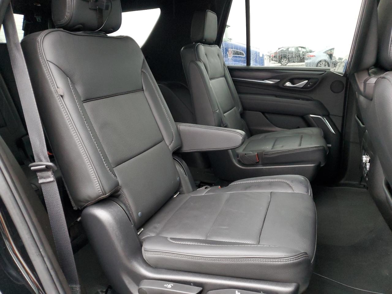 2021 GMC Yukon - Image 11