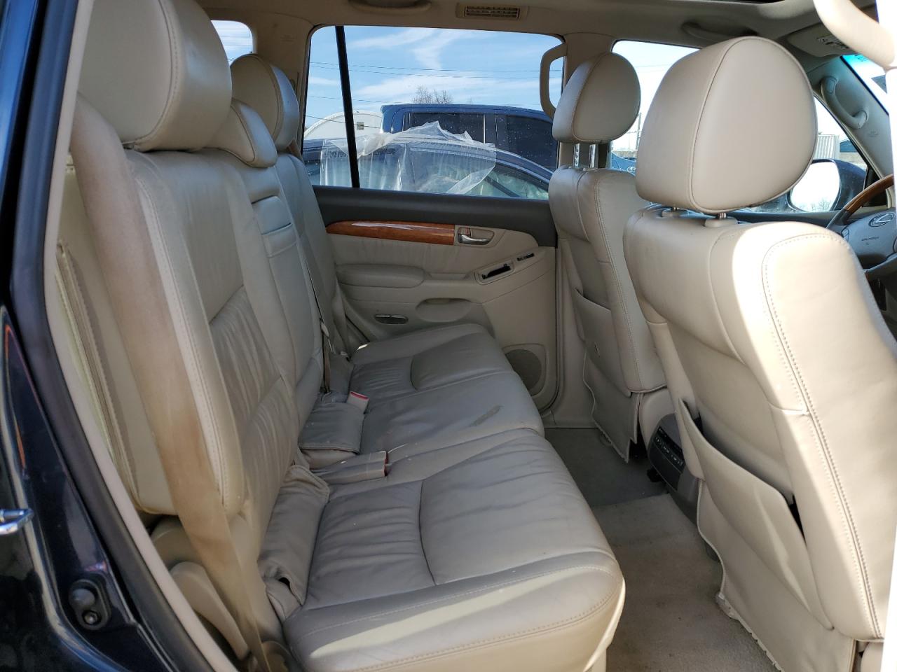 2005 Lexus GX - Image 11
