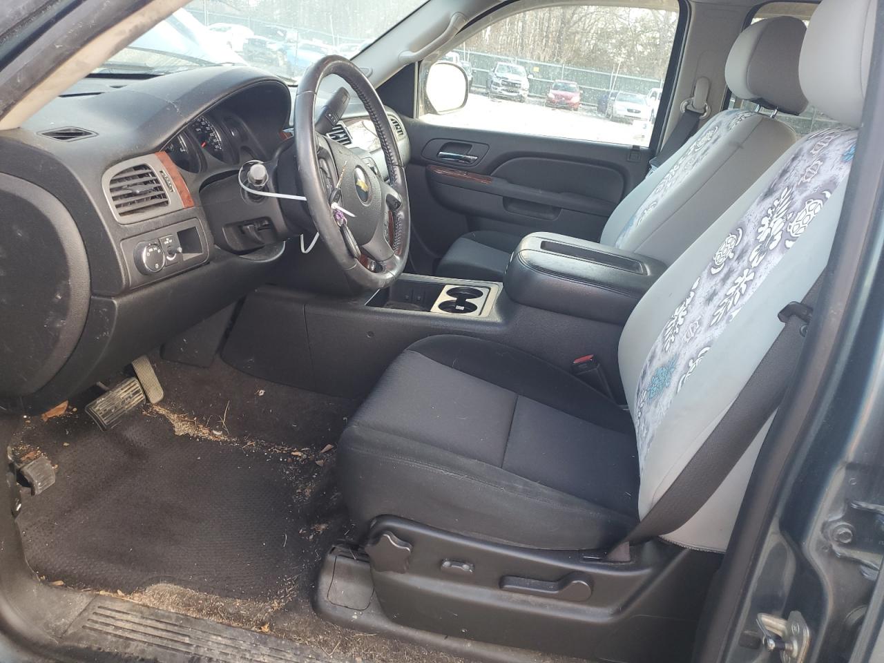 2010 Chevrolet Avalanche - Image 7
