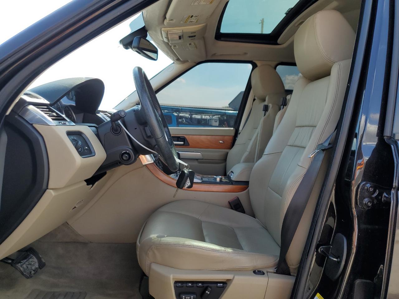 2009 Land Rover Range Rover - Image 7
