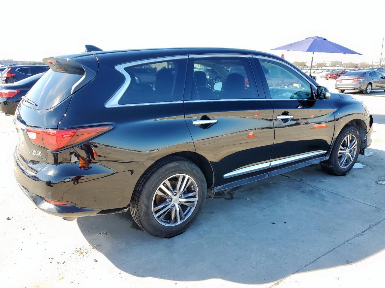 2018 Infiniti QX60 - Image 3