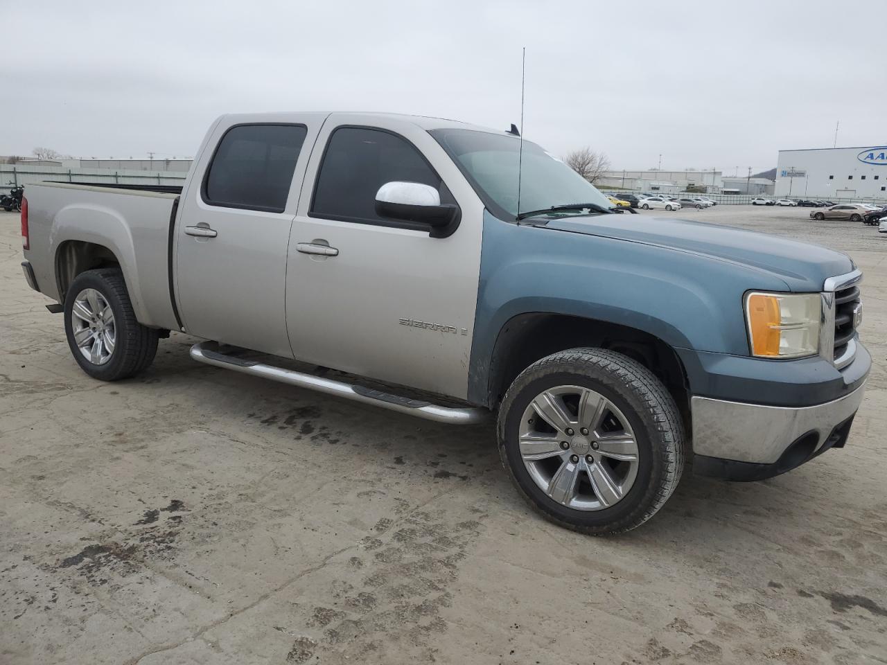 2007 GMC Sierra - Image 4