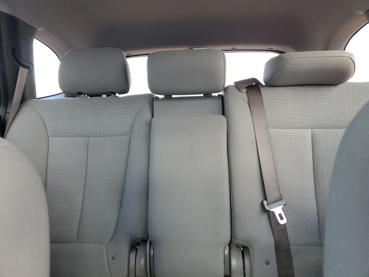 2012 Hyundai Santa Fe - Image 10