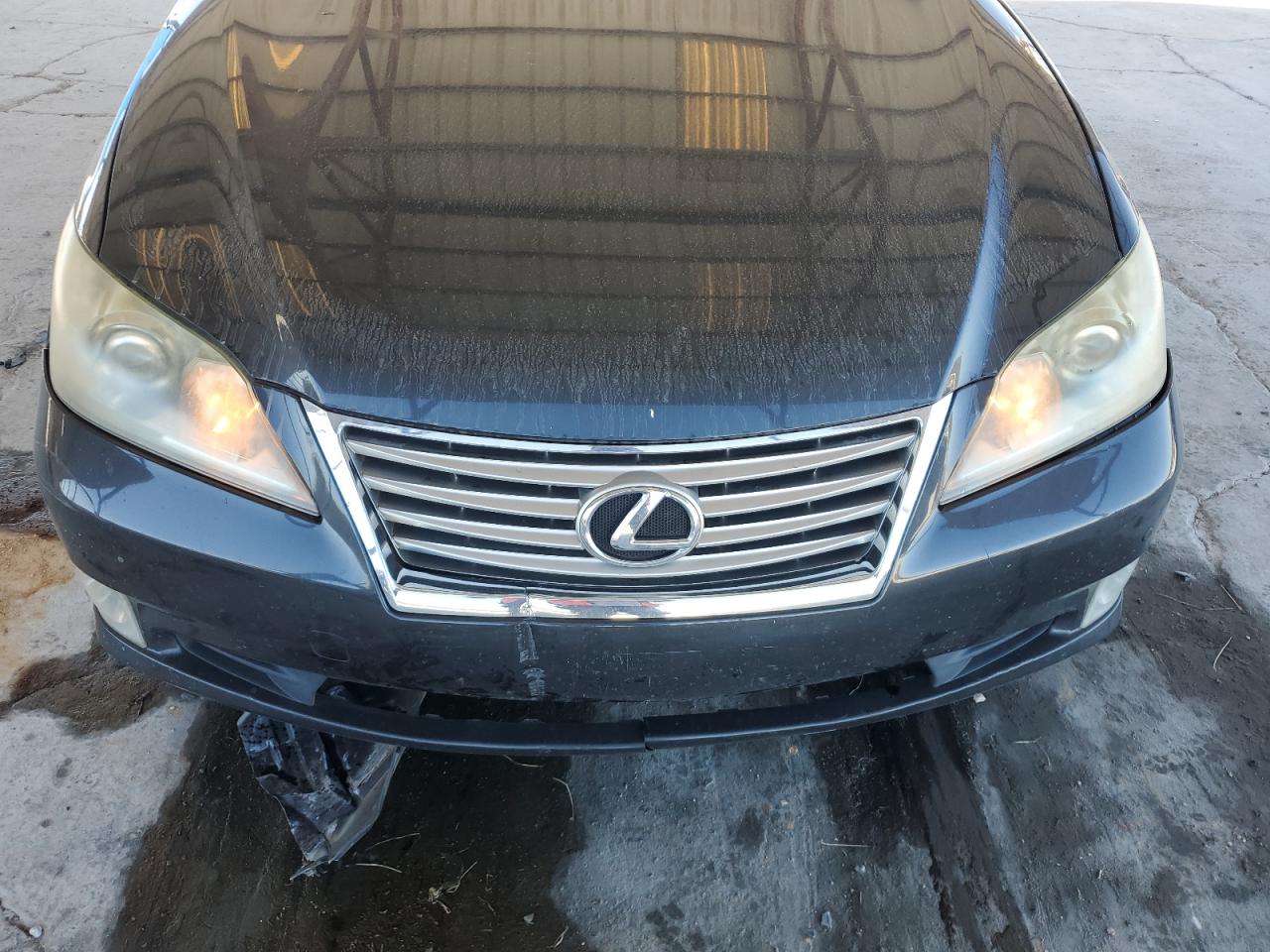 2011 Lexus ES - Image 13