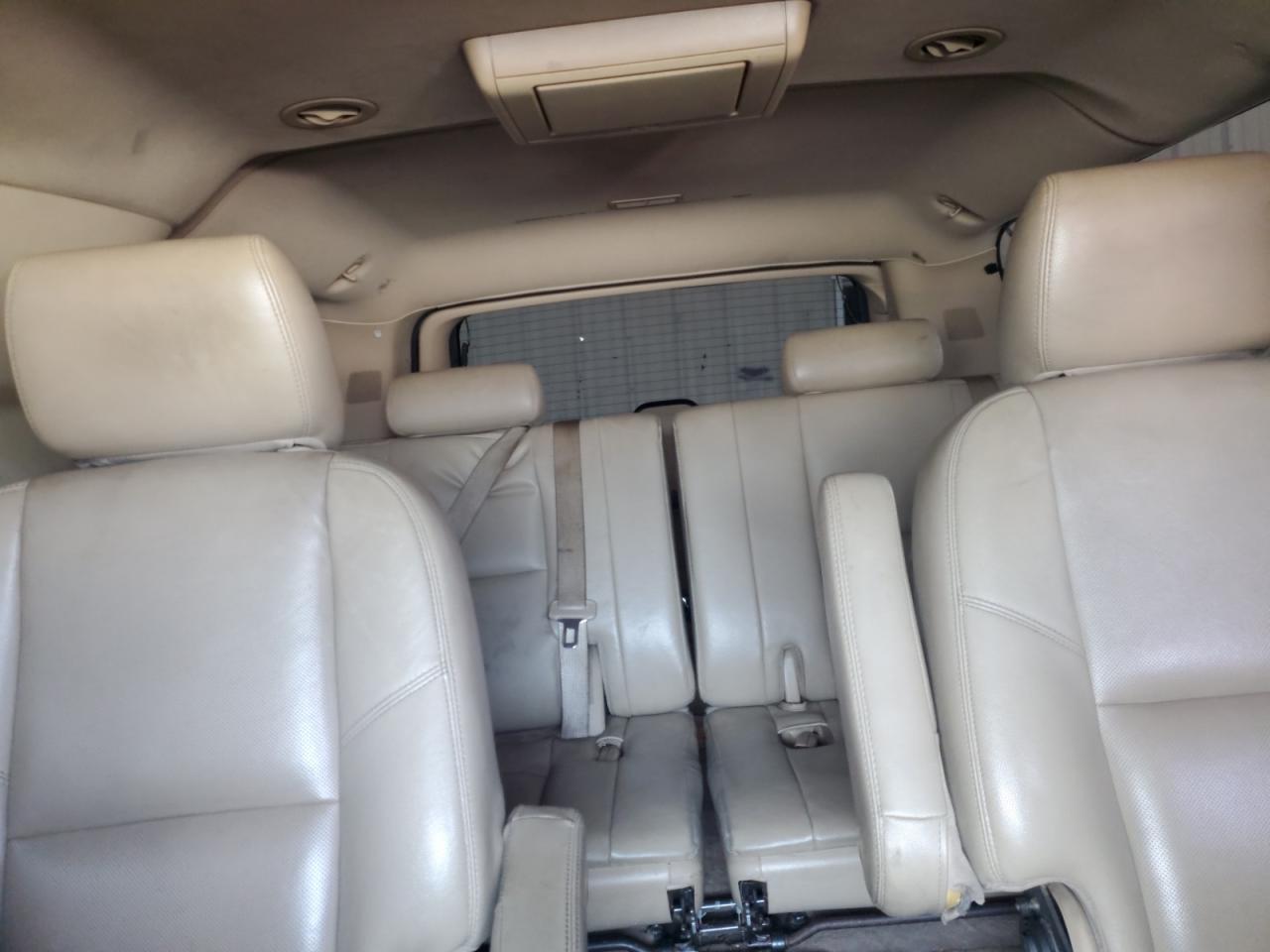 2013 Chevrolet Suburban - Image 10