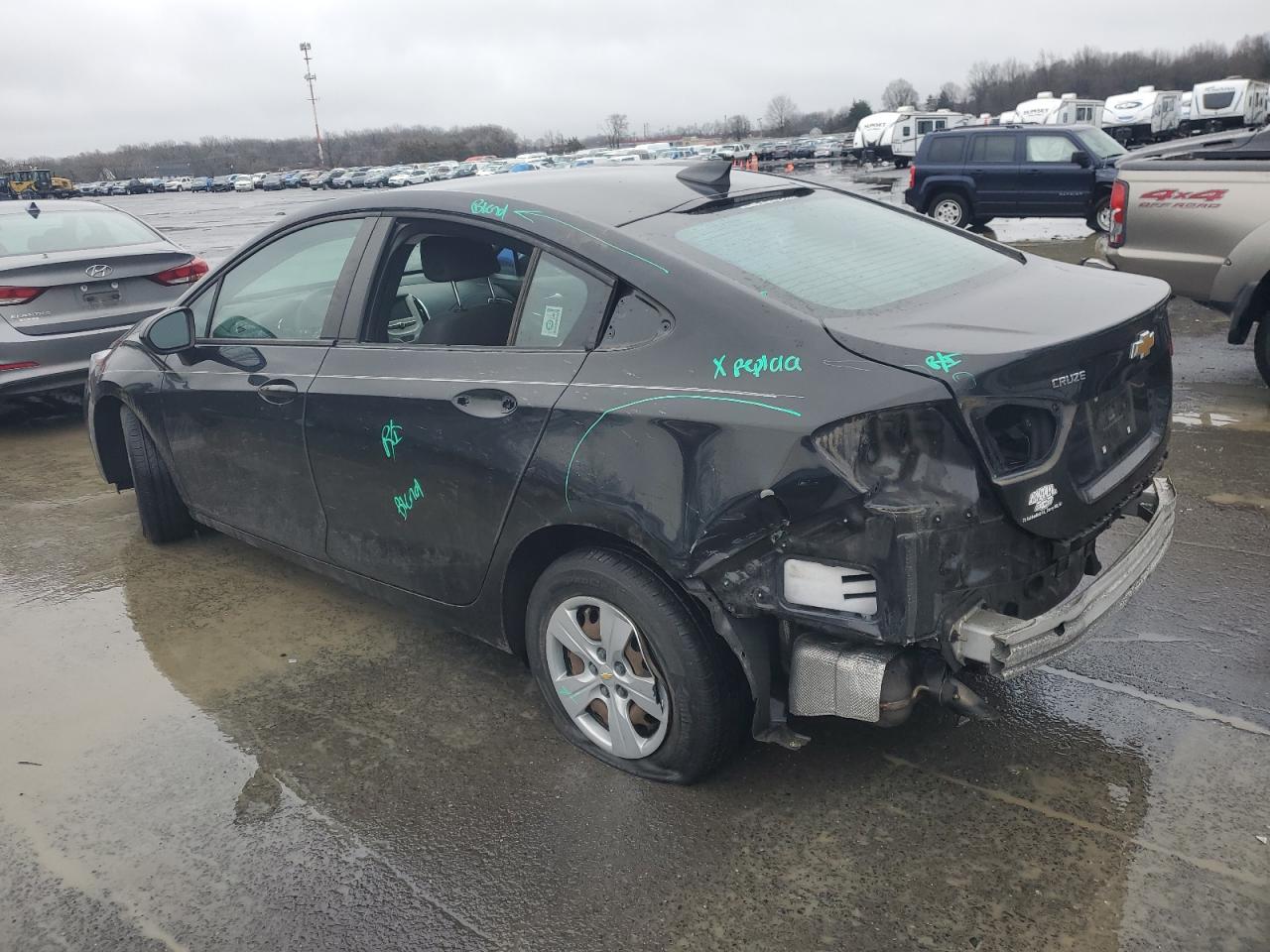 2018 Chevrolet Cruze - Image 2