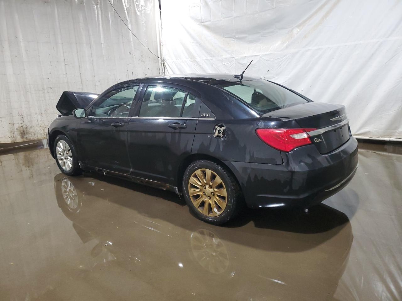 2011 Chrysler 200 - Image 2