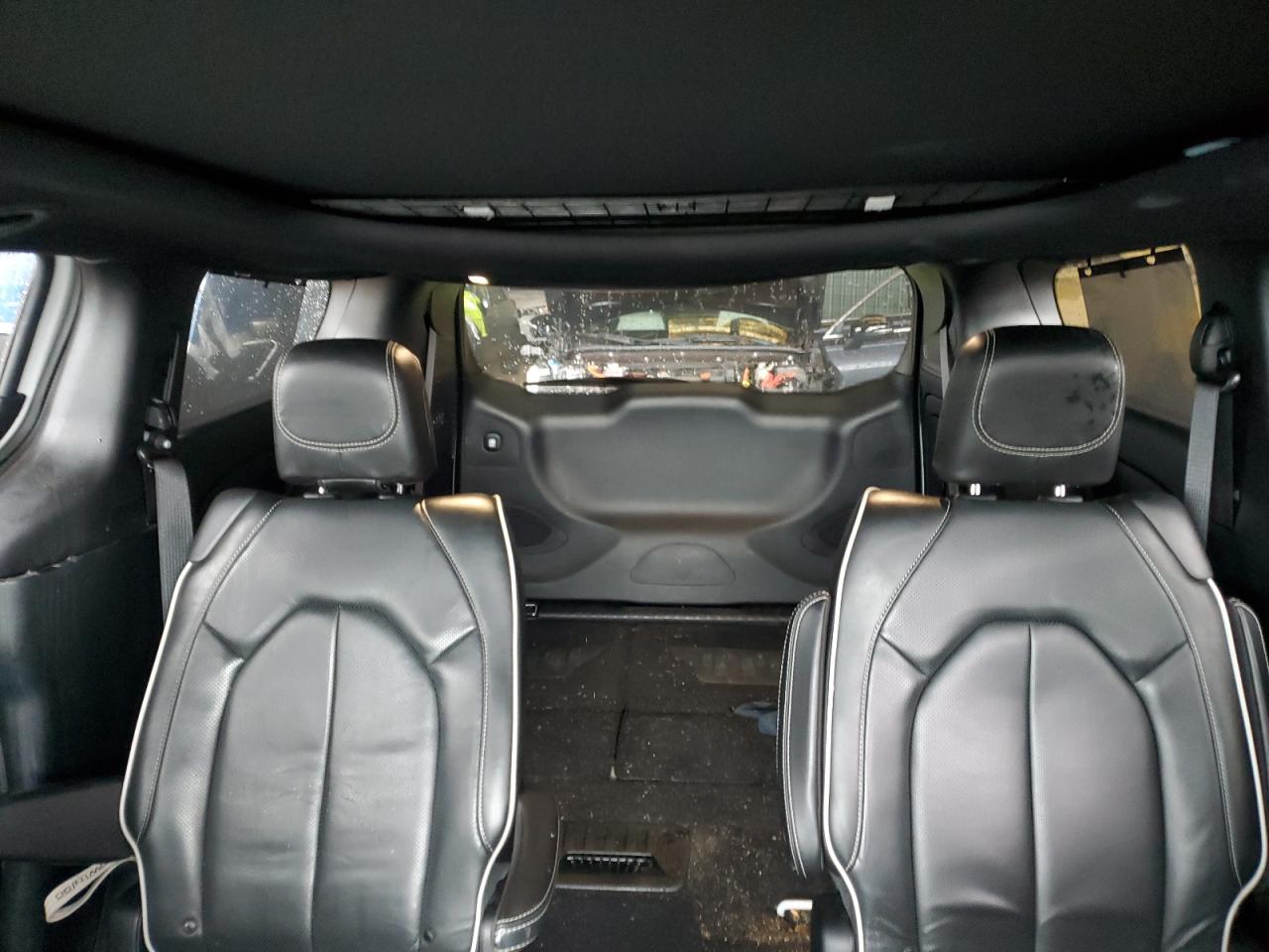 2020 Chrysler Pacifica - Image 10