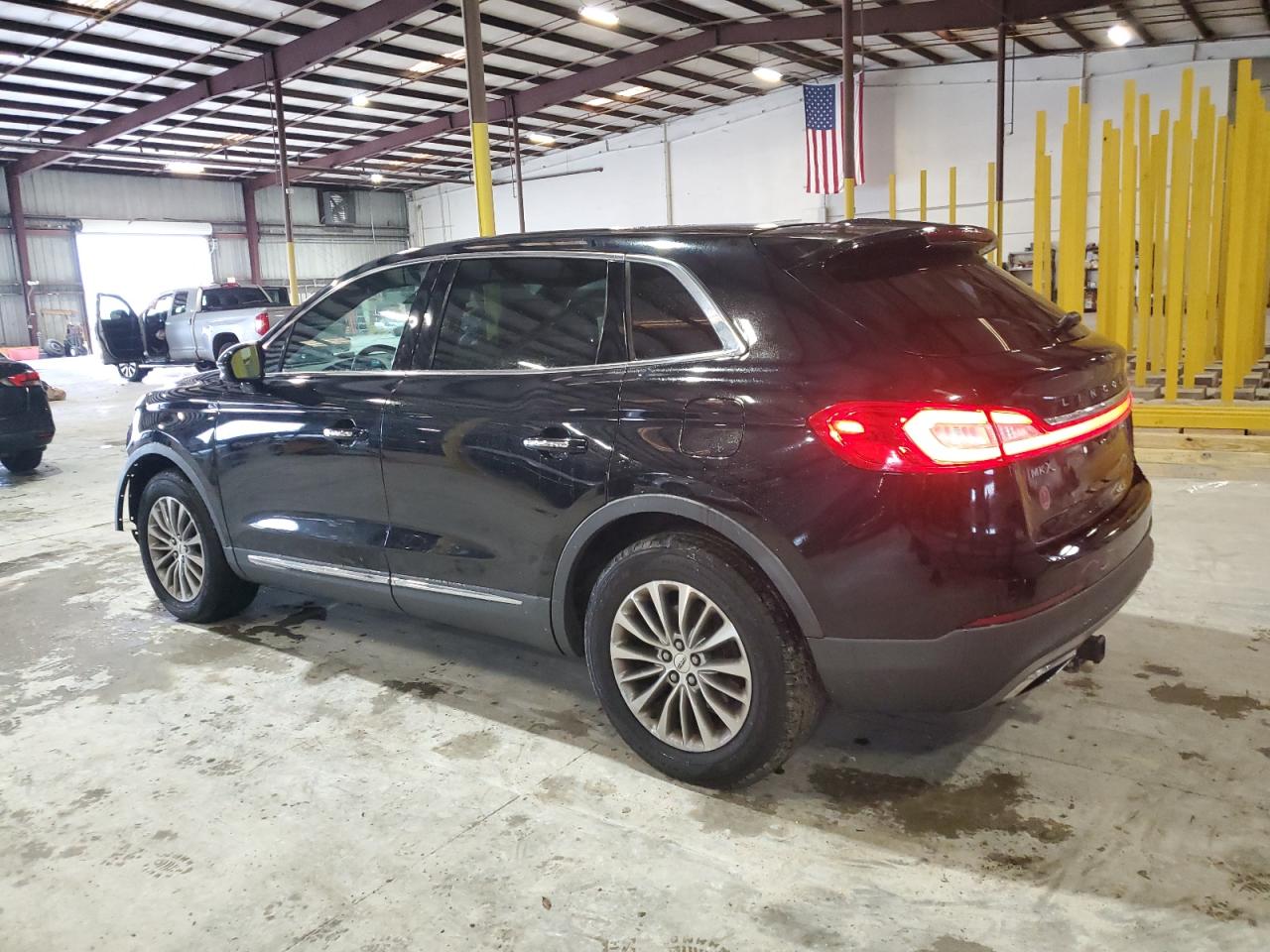 2017 Lincoln MKX - Image 2