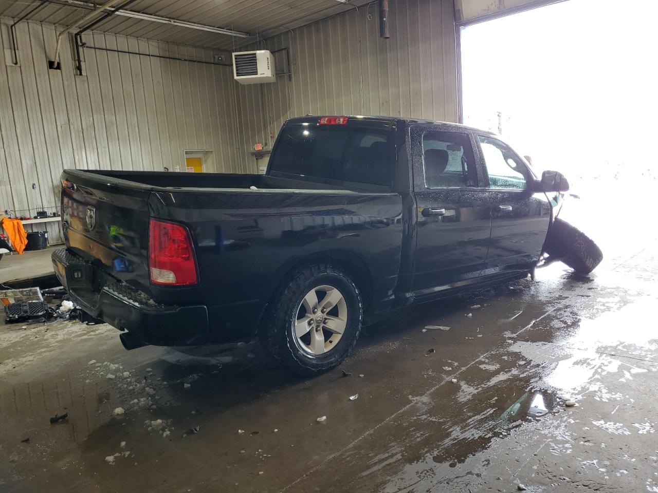 2017 RAM 1500 - Image 3