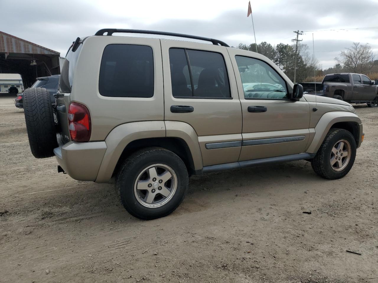 2005 Jeep Liberty (North America) - Image 3